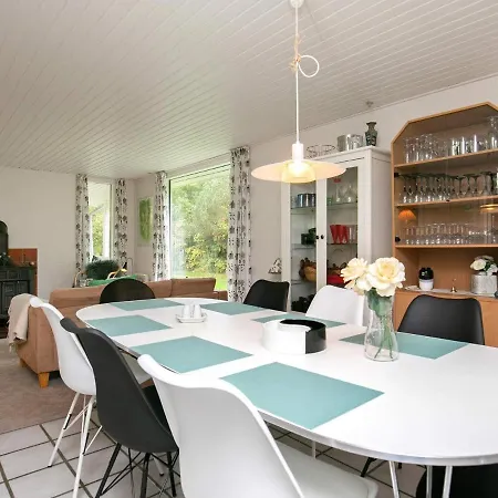 Three-bedroom In 12 Nordenbro Vesteregn