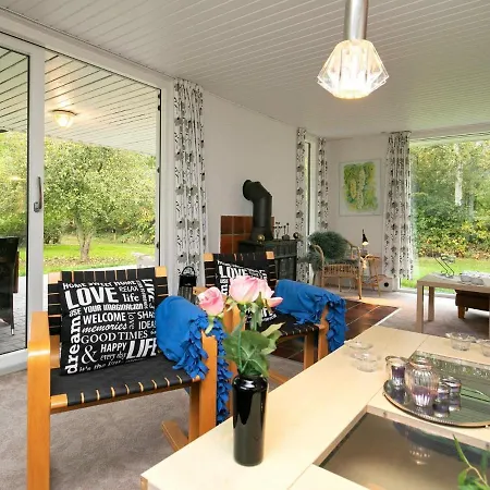 Three-bedroom In 12