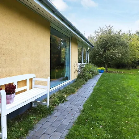 Three-bedroom In 12 Vakantiehuis *